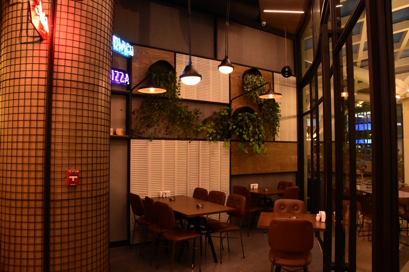 Kitchen Yard at ABC Verdun on Friday Night